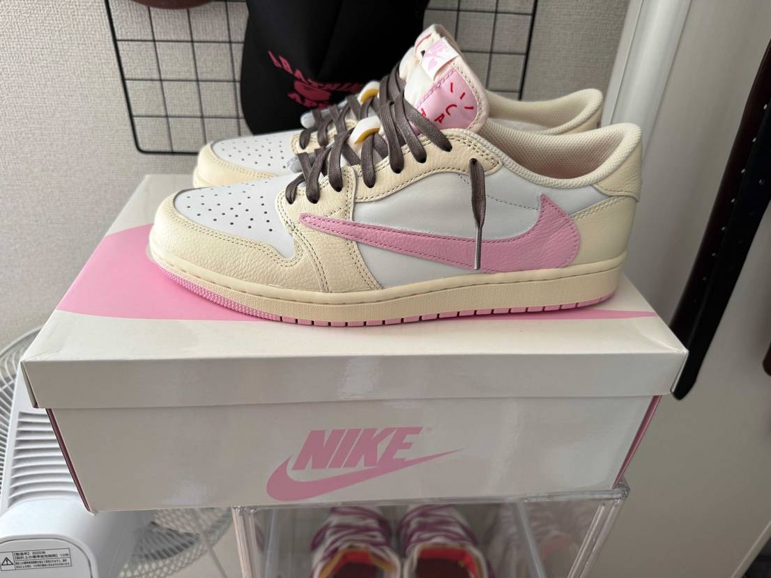 やっとsnkrsで念願の初travis！
ダメ元で確認したらまさかの当選！
