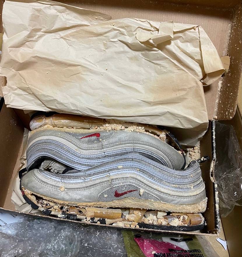 1997年のシルバーバレット
えぐすぎて一旦開けるのやめた
とりま粉になった