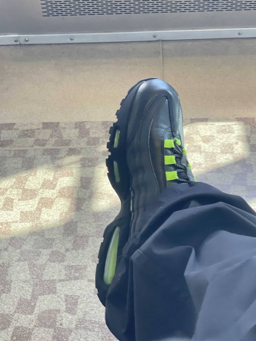 ネオンイエローの差し色がめちゃくちゃ映えて好き
イエローグラデみたいなグラデー