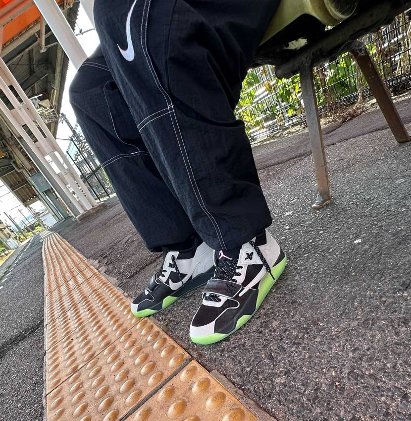 ほんとかっこいいなこれ
履き心地どうこう言われてるけど
Jordan1で耐性