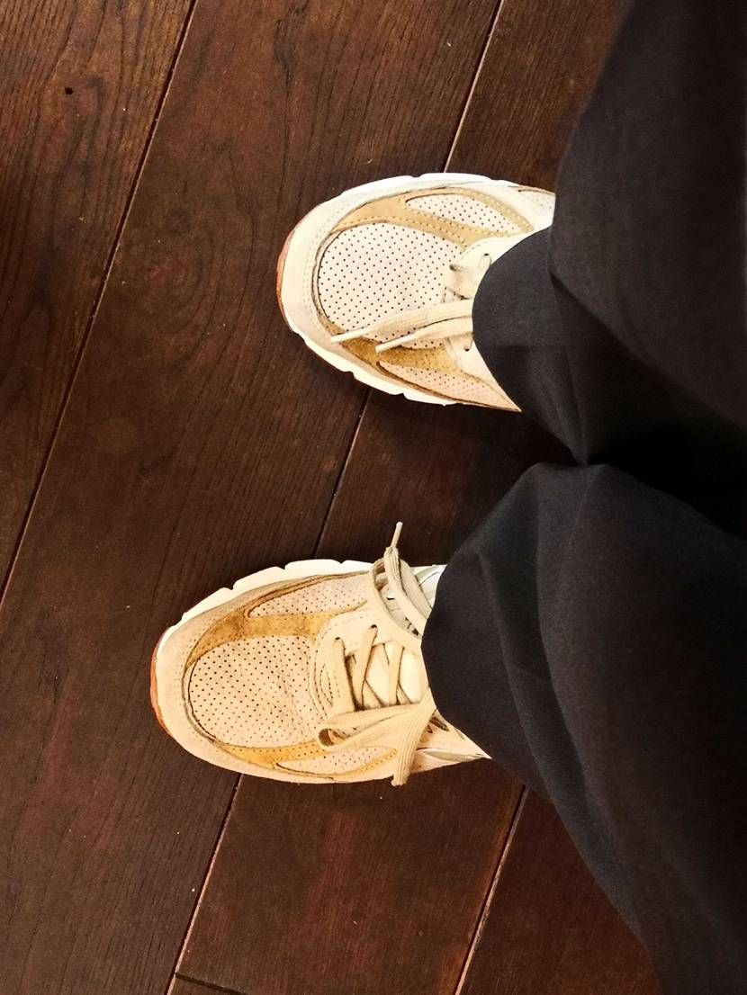 秋晴れで暑い1日でしたね😅
990v4を履いて知人の店に顔出してきました
皆