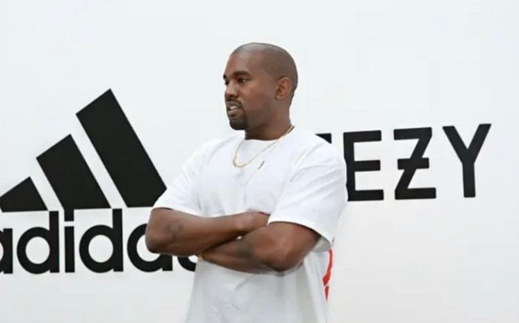 yeezy生産停止なだけで、またほとぼりが冷めたら再販するでしょうね。
しかし