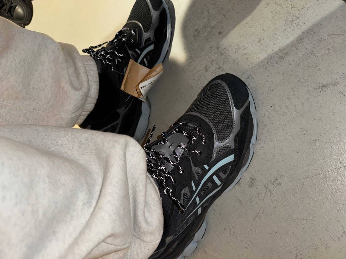 履き心地のいいスニーカーを探してたところ、リセールショップで、1.4万程で箱、タ