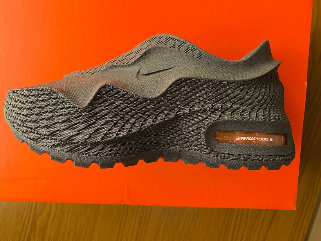 Nike Air Max 1000.2 ハイパークリムゾン
23.5センチ新品