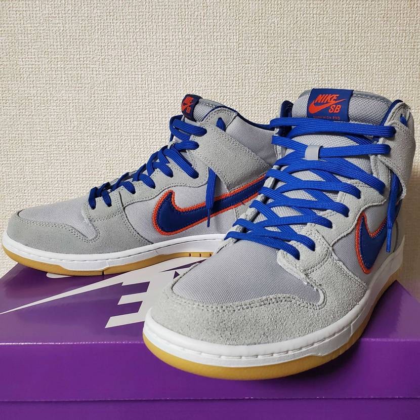 今日届いた鮮やかな青がお気に入りSBダンクハイ。
Metsロゴとかミスターメッ