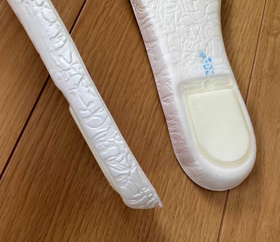 届きました🥰
インソールは厚くてクッション性あり👍
サイ