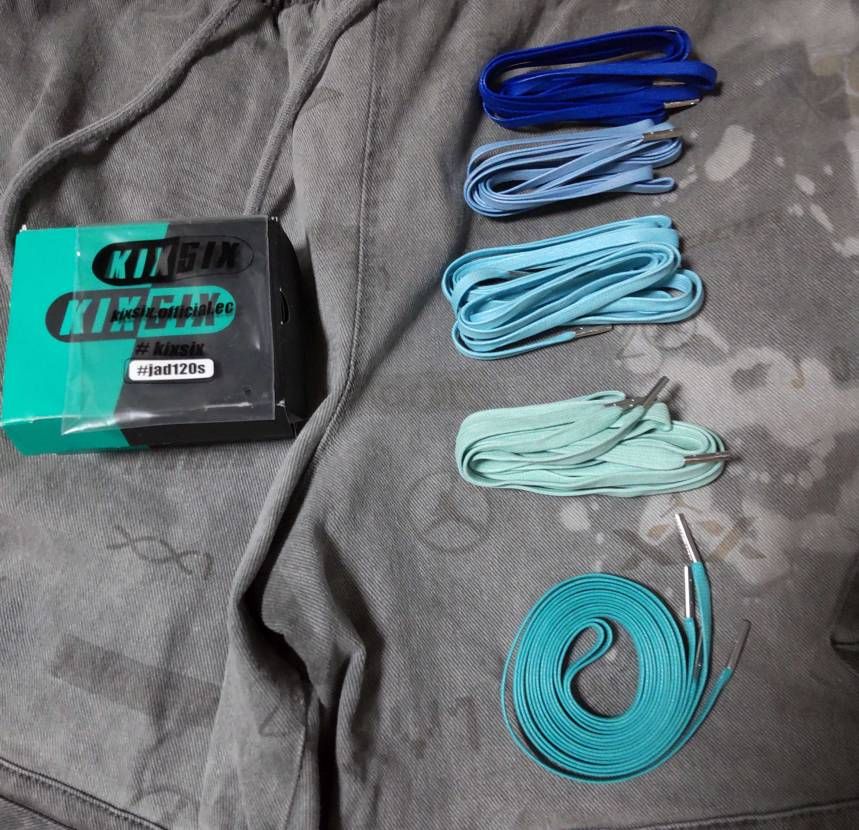 記録用
kixsixのwaxシューレースの色味比較
上からブルー、サックス、