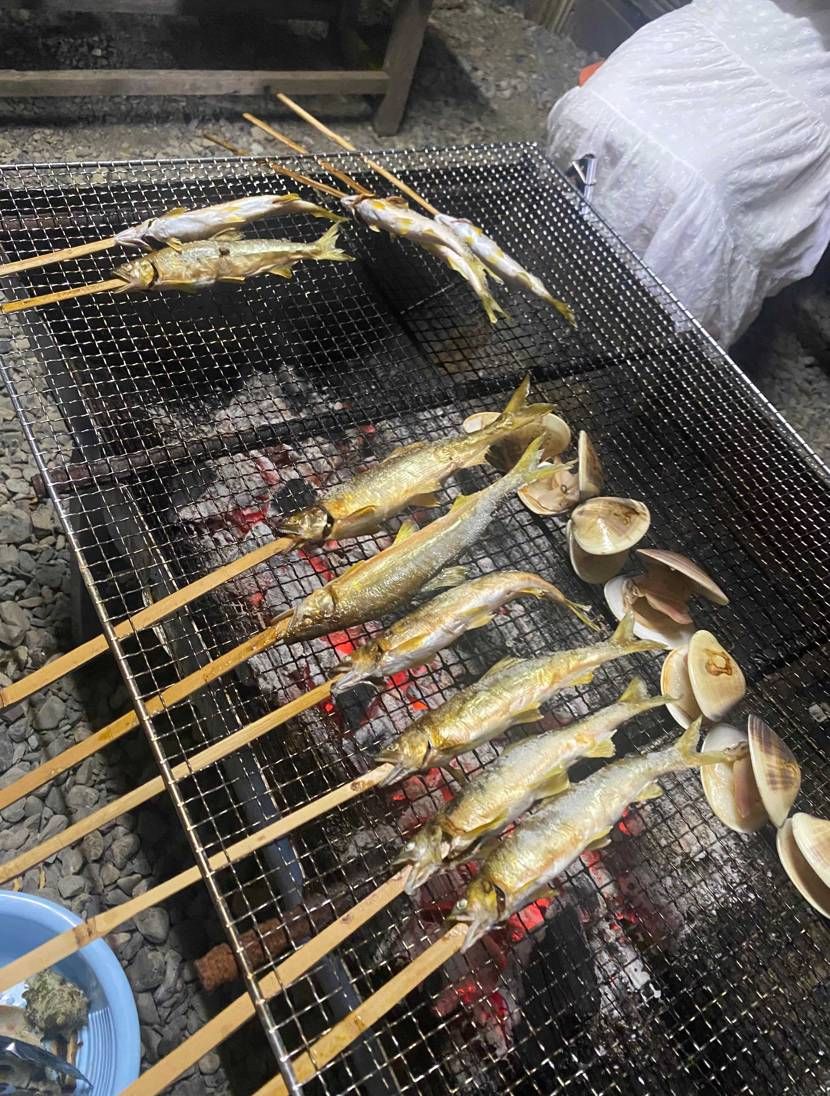 まだまだ夏を満喫中🫶
毎年恒例の🏞️自分達で獲った鮎で塩焼