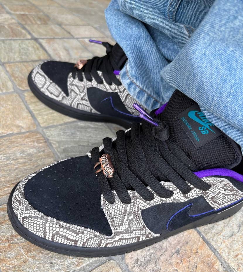 コッパーヘッド🐍早速履いて昆虫館行ってきました🤭昆虫の標本やら蝶が放し飼いされた