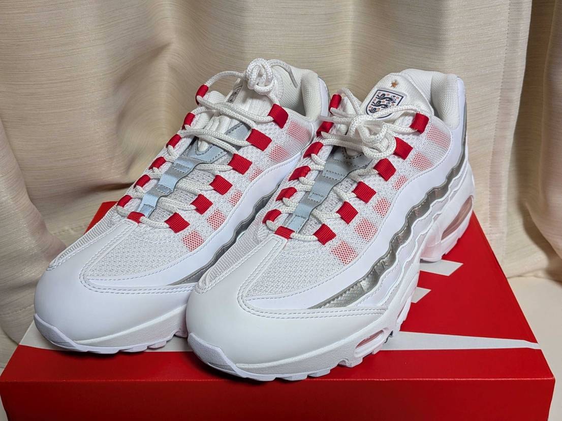 ゲットしました！
実物めっちゃかっこいいですよ！
サッカー好きにはたまらんで