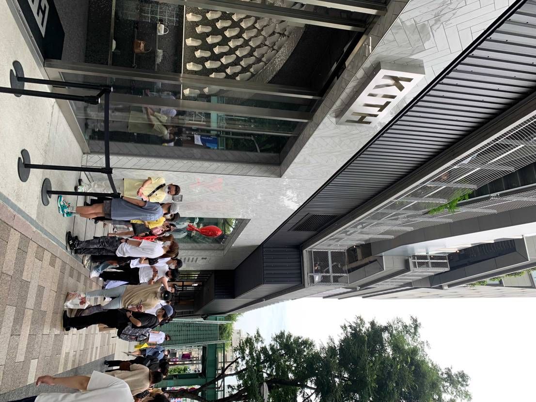 今日の16時ごろ行ってきましたー
店前に3列ほど並びできてましたが20分ほどで