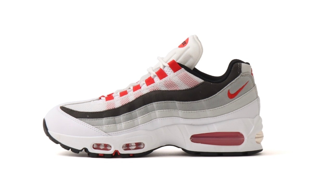 グラデーションの濃さもオリジナルと比べると違いますね。シュー