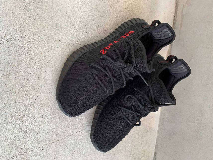 届いたー!!!
YEEZY BOOST 350 V2 ADULTS コアブラッ