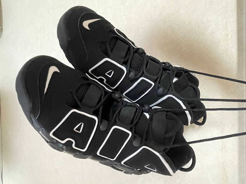 NIKE AIR MORE UPTEMPO BLACK/WHITE
届いた!#