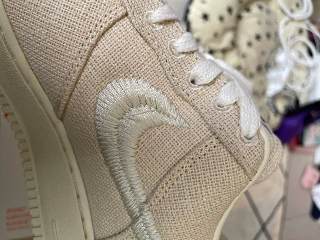 今日スニダンから届いたけど、これって個体差ですか？。
結構気になってしまうので