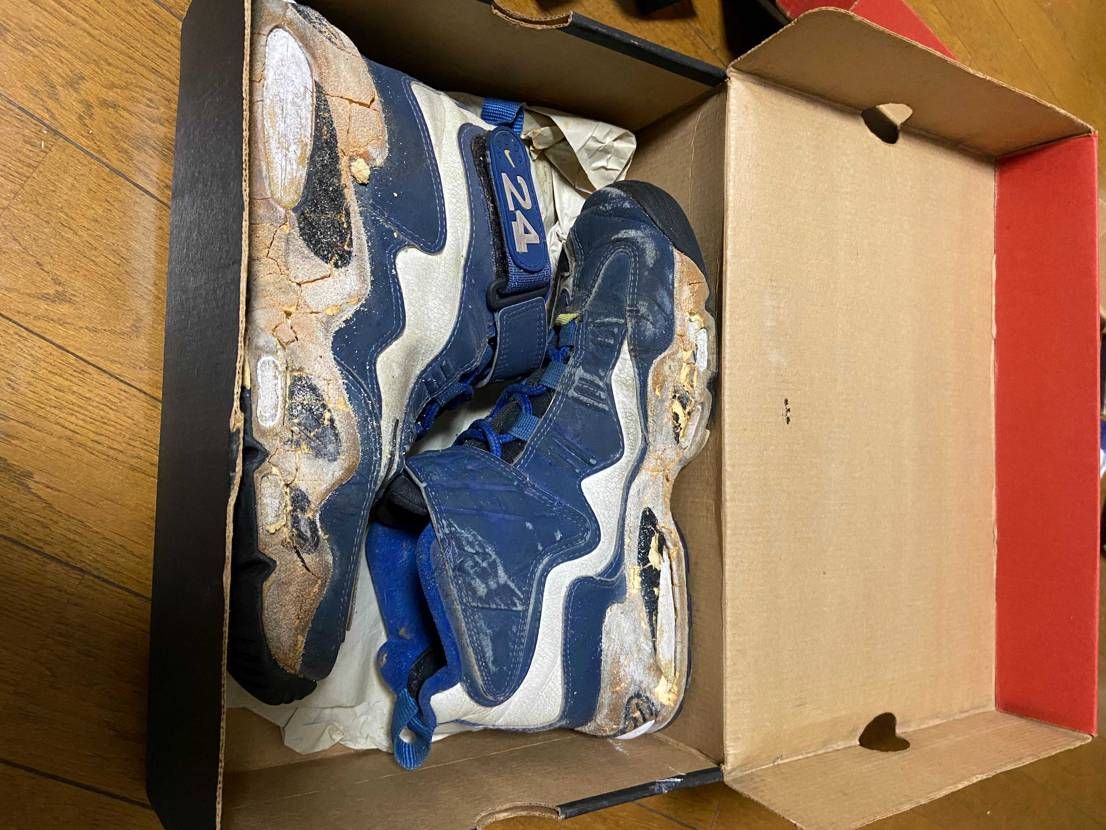 実家のNIKE君達が…
見事に加水分解してた