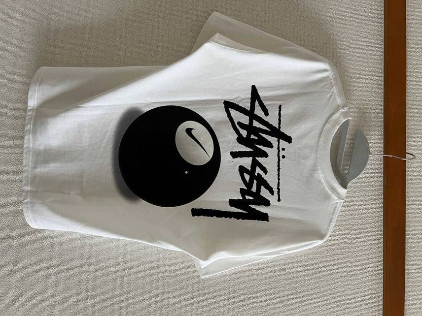 ステューシー×ナイキのTシャツを出品しました。サイズはUS規格のMです。値段交渉