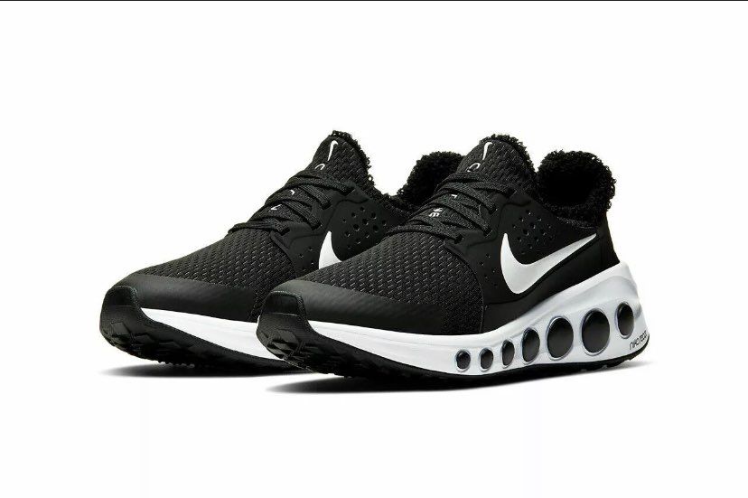 板を汚してすみません
レアスニーカー、カッコいいスニーカーももちろん買ってはい