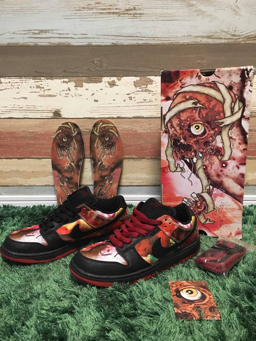 箱の中身はDUNK SB PUSHEADでした♪😝

高校時代憧れのスニーカ