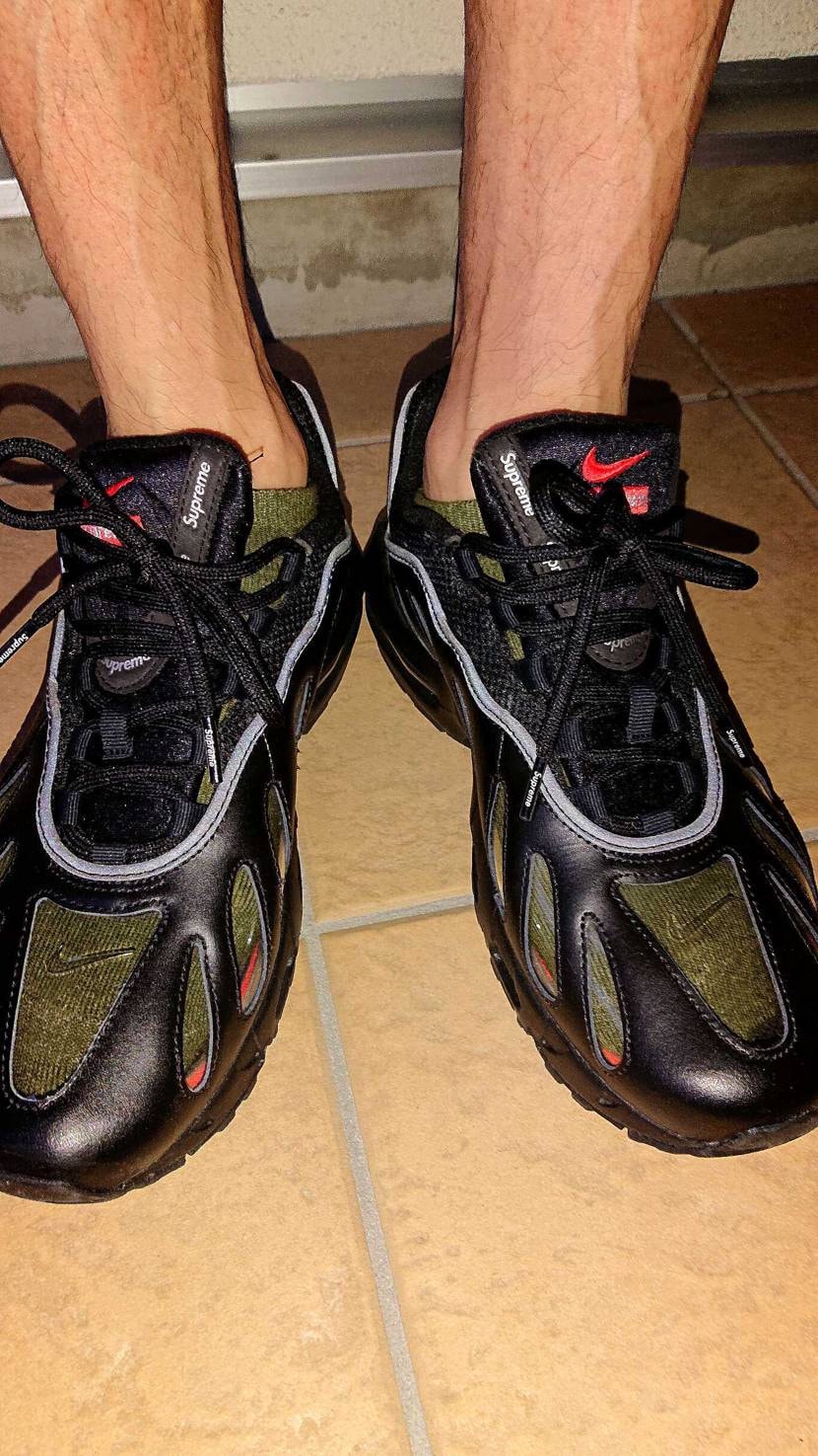 Supreme airmax96
個人的にはお気に入りです 
確かに曇りますが 