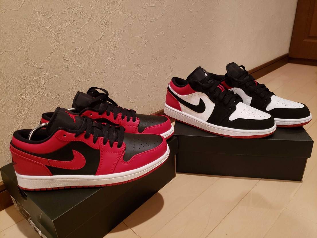 私も近所のゼビオでmyサイズ赤黒LOW買えました！記念に過去に購入したつま黒と共