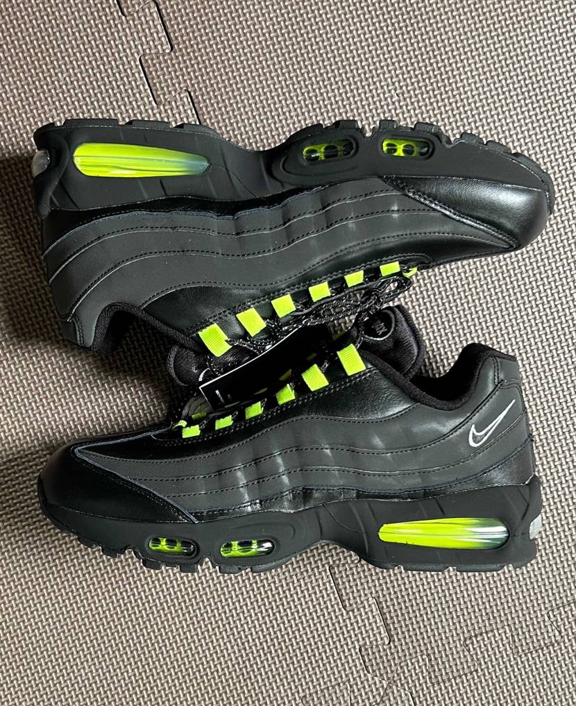 アトモスさん爆速発送感謝！
ブラックにボルトカラーが映えて