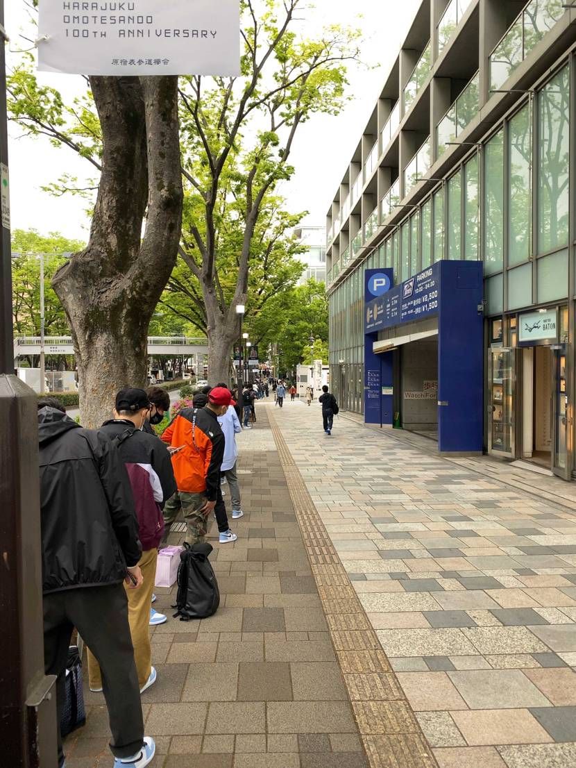 アトモス表参道並び

300人くらいかな？