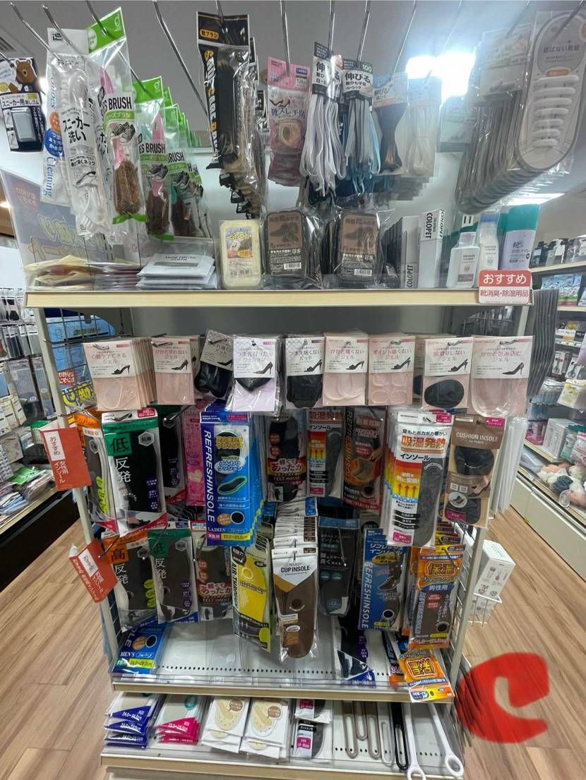 名古屋栄の100均のシューズコーナー！
①セリア丸の内　欠