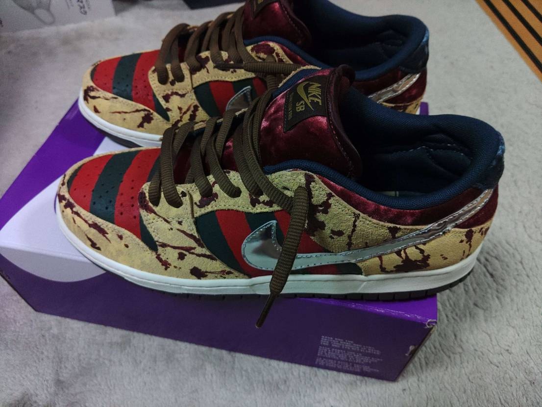 ハッピーハロウィン🎃
こんな感じのスニーカーはどうですか？