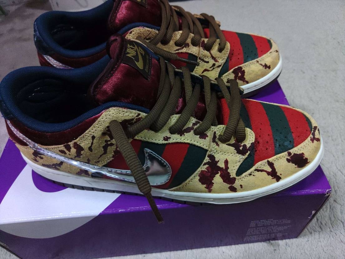 ハッピーハロウィン🎃
こんな感じのスニーカーはどうですか？