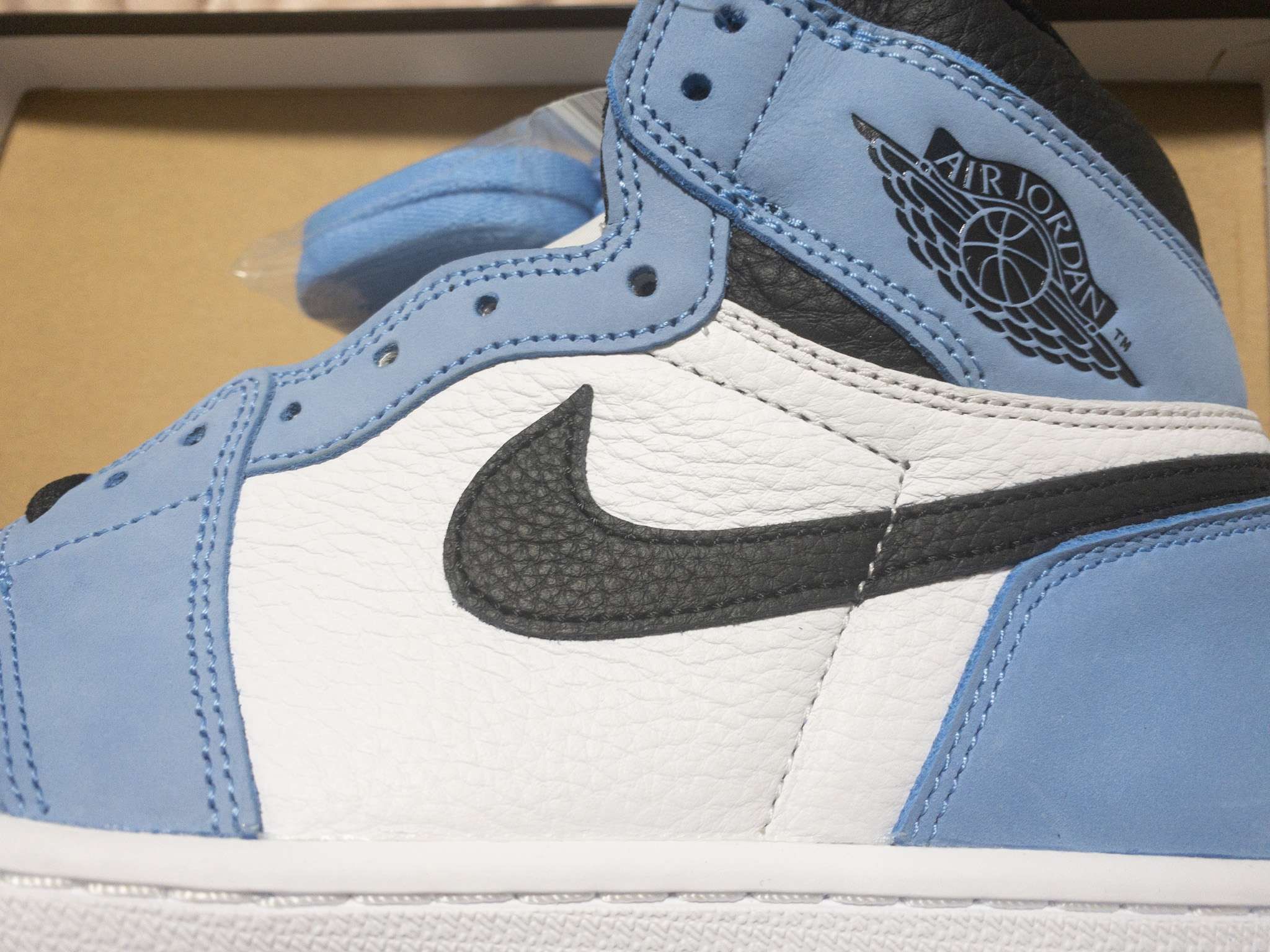 届いて実物拝んだけどシボレザーがキモいから定価でもいいから売りたい