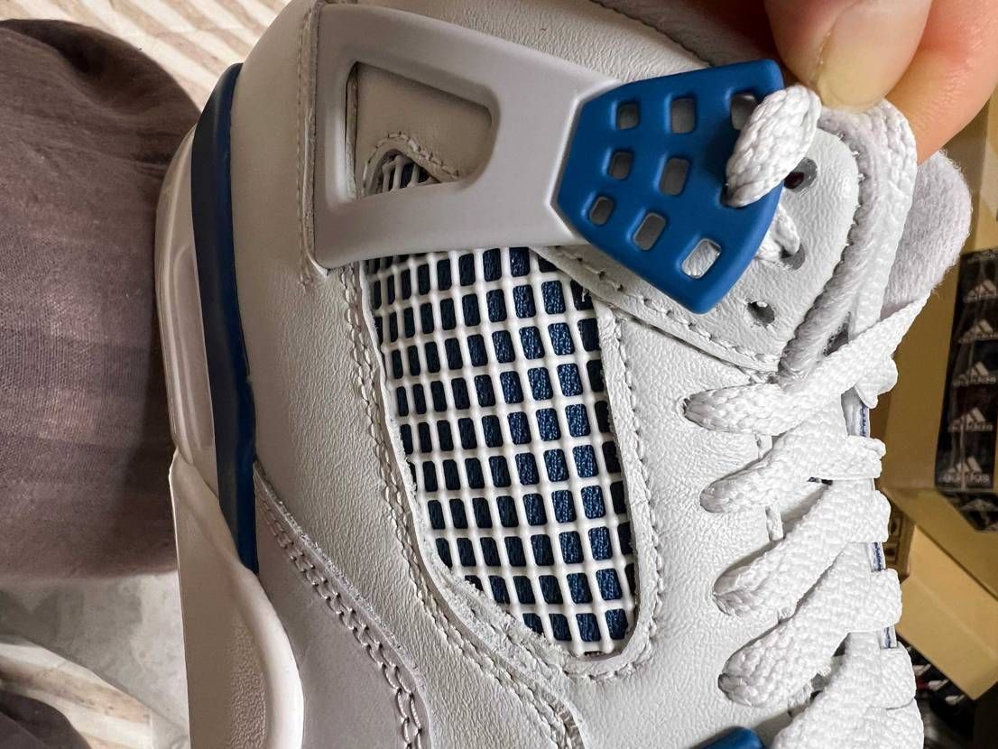 ３万出してこのズレば無いでしょ。NIKEさん。