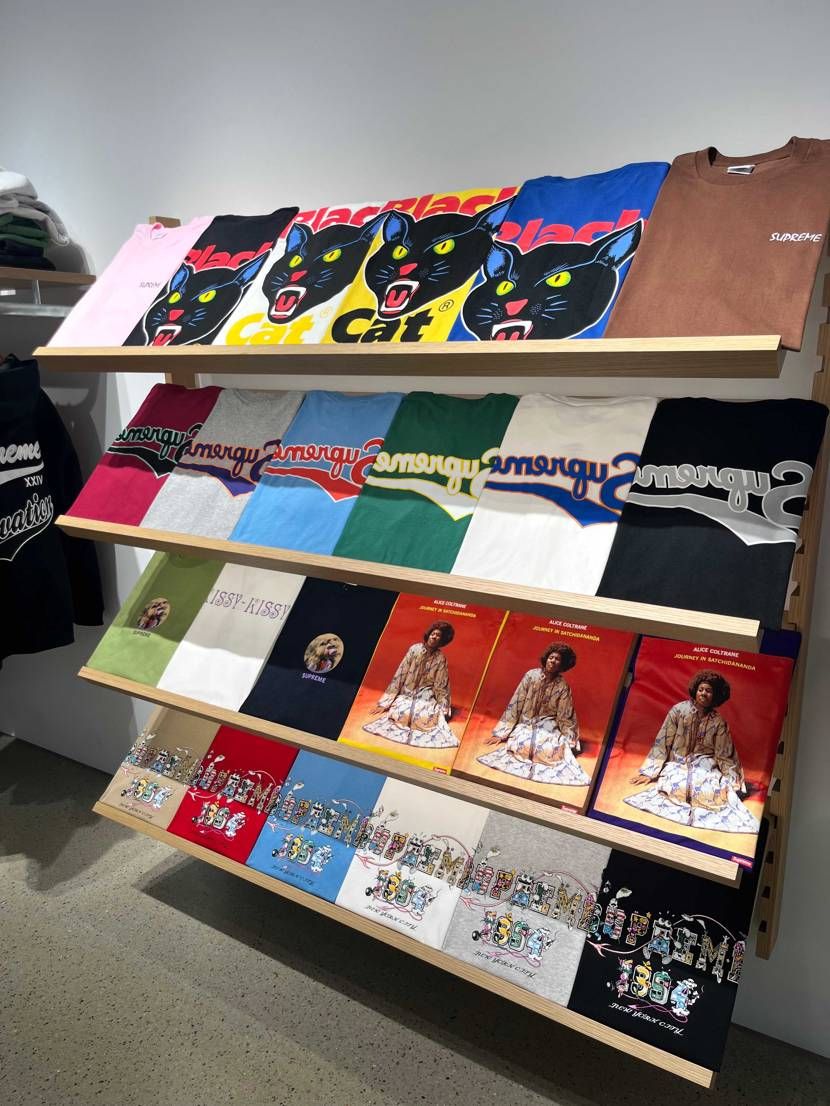 不定期の上海レポートです。
今回はいつものNIKEと先日オ