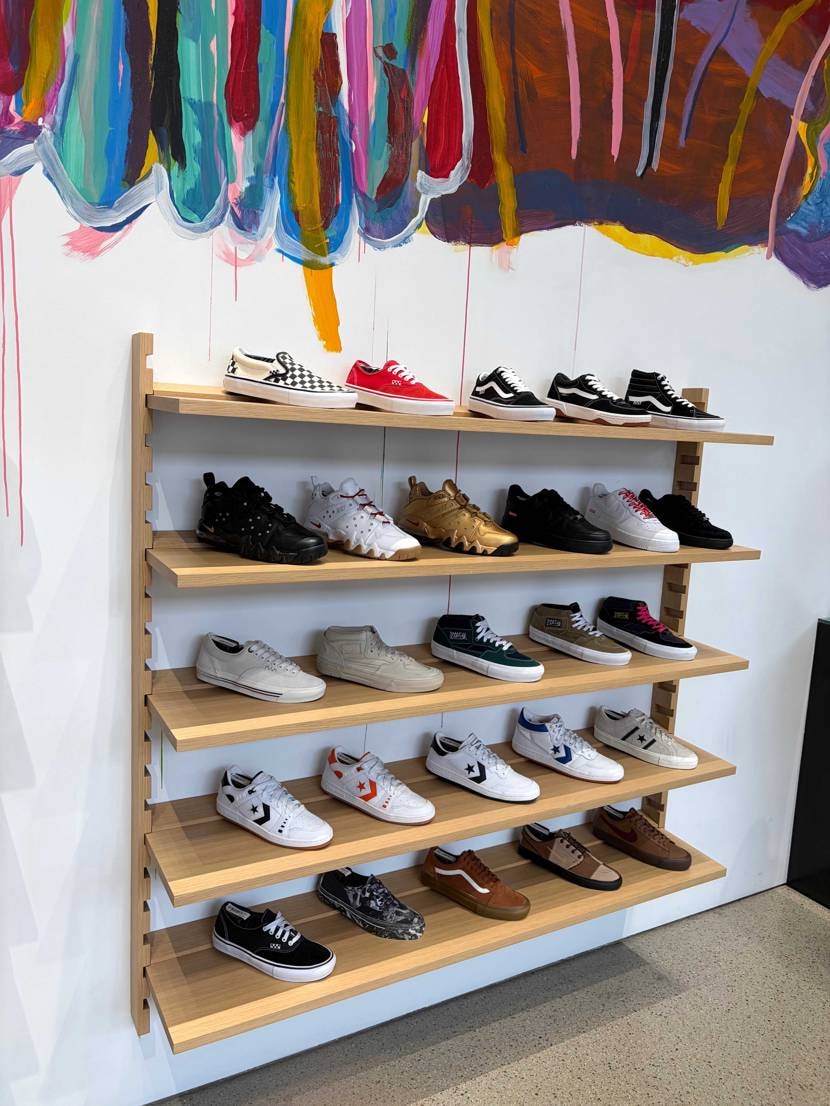 不定期上海レポです。
今回はシュプ、NB、NIKEを見てきました。
バークレ