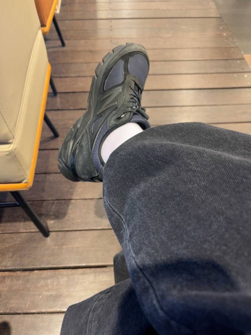 履き始めてかれこれ1年半ぐらい。
これほど合わせやすく履きやすい靴他にはないで