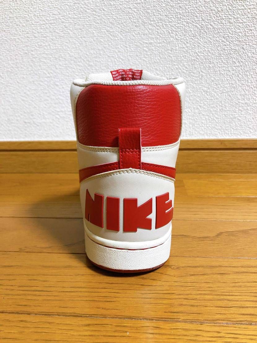 ターミネーターのシューレースホールの上二つが、Ｄリングになっ