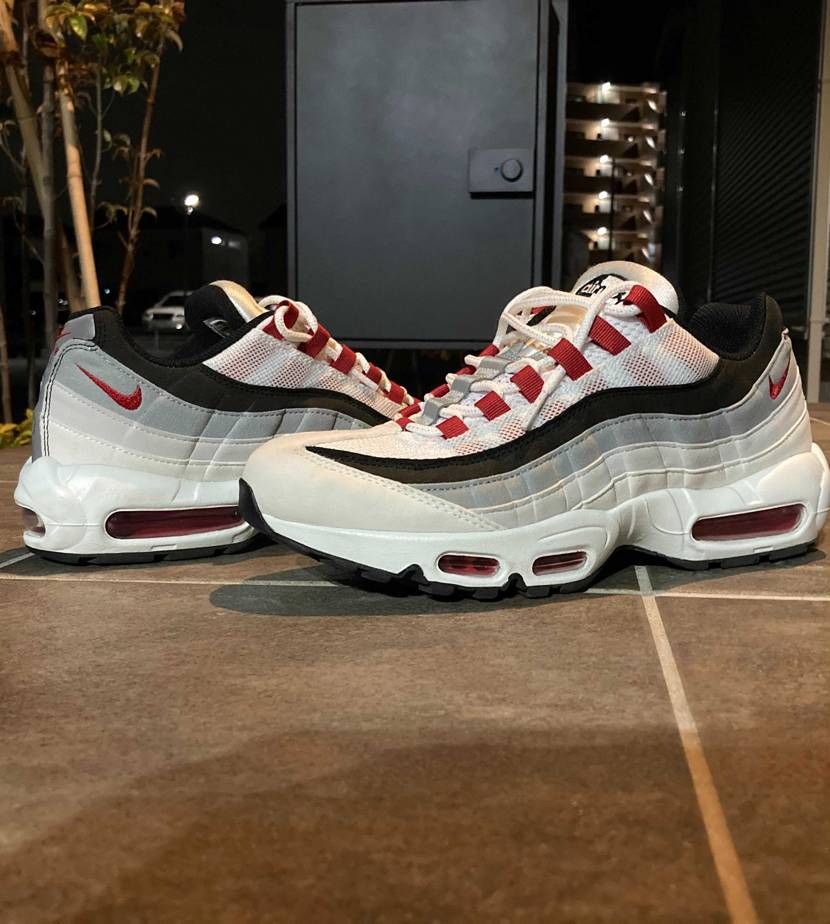 赤グラデはいいよなぁ
アンロックド復活しないかなぁ