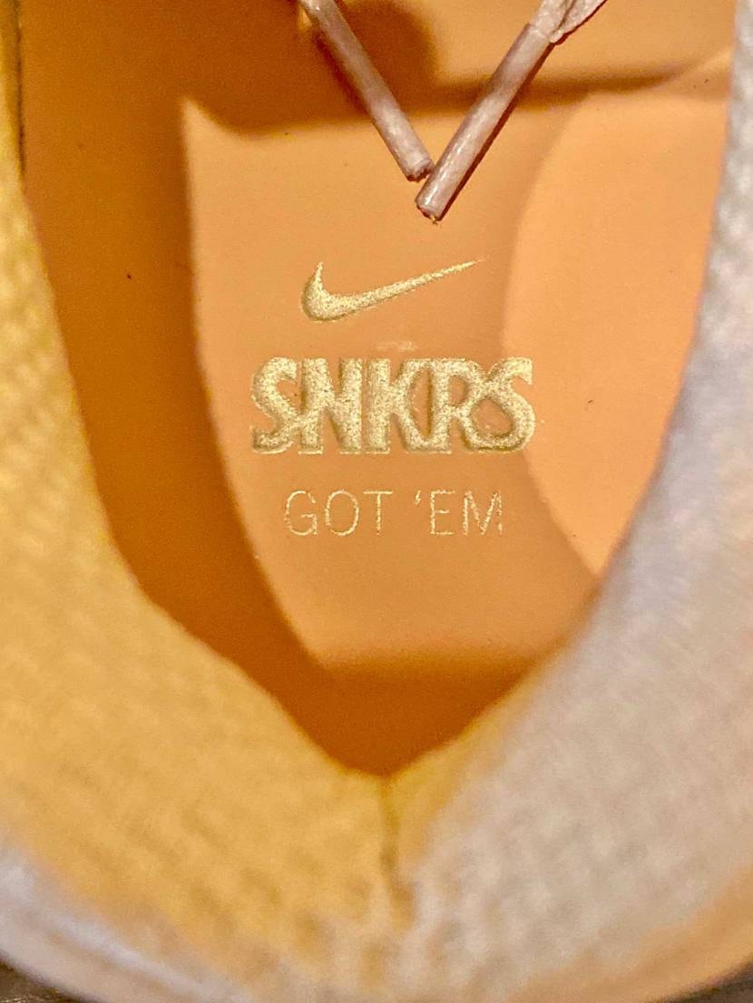 8.8.20 SNKRS EURの生誕3周年を記念したモデル