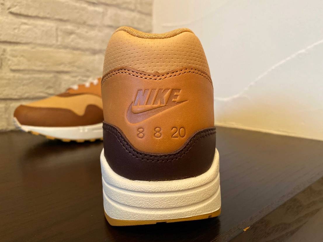 8.8.20 SNKRS EURの生誕3周年を記念したモデル