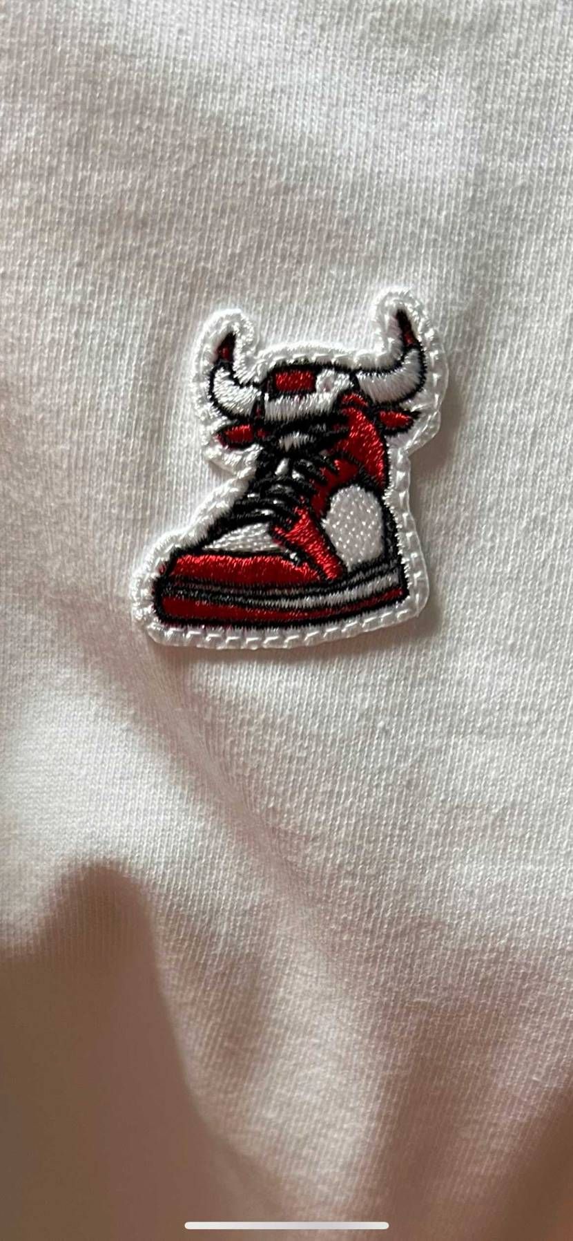 ブルズ風のTシャツ着心地良かったから違うバージョン買ってしまった🤣