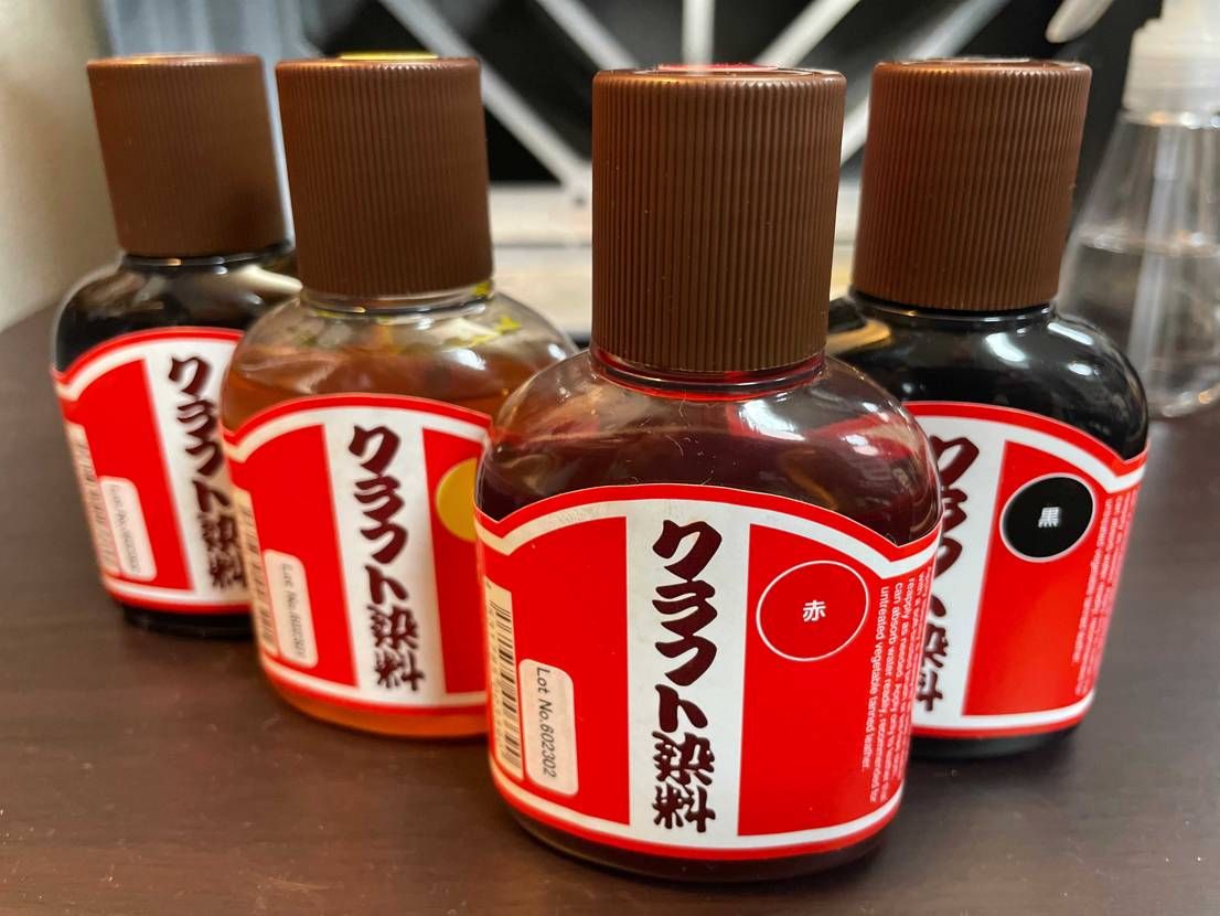 誰も興味ないだろうけど一応。
使ったのは『クラフト染料』
水性の塗料