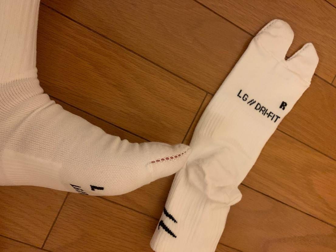 NIKEの靴下ってこんな感じの作りって普通ですかね。
敗れませんかね？
