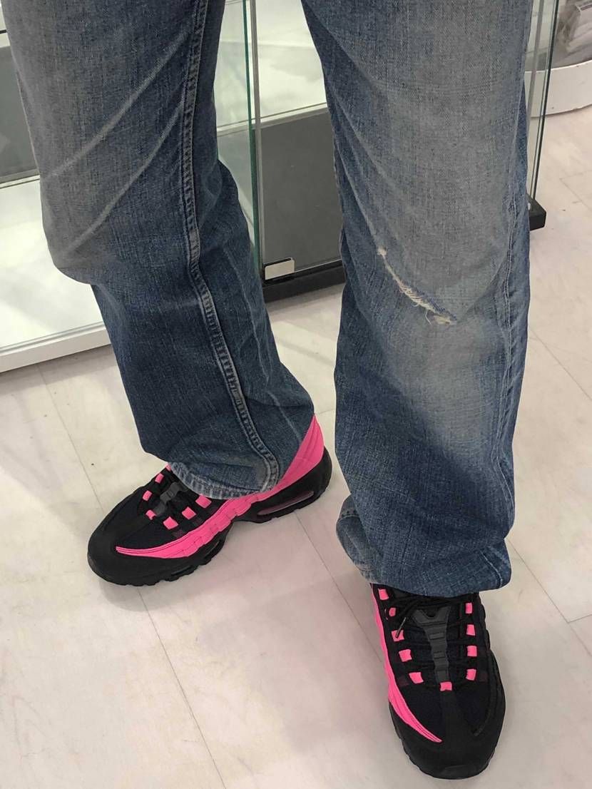 本日初履き(^^)
自分で誕プレに買ったw
AIR MAX 95!
ビ