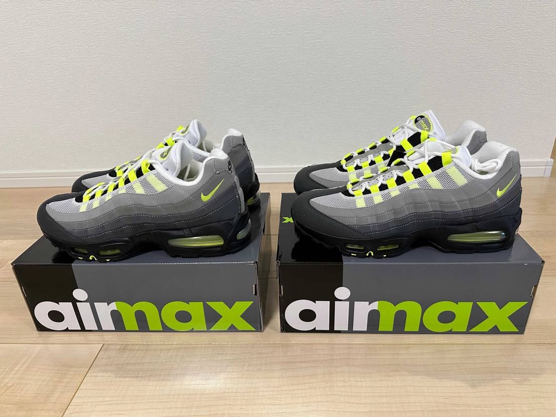 とりあえず2足！あと1足はkithさん発送中。

左がメ