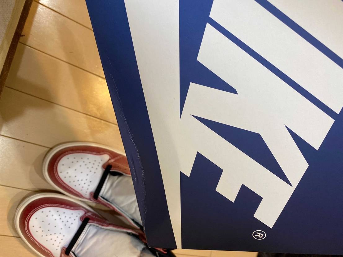 やっときましたー(^^)
stockxで2497.４１ドル