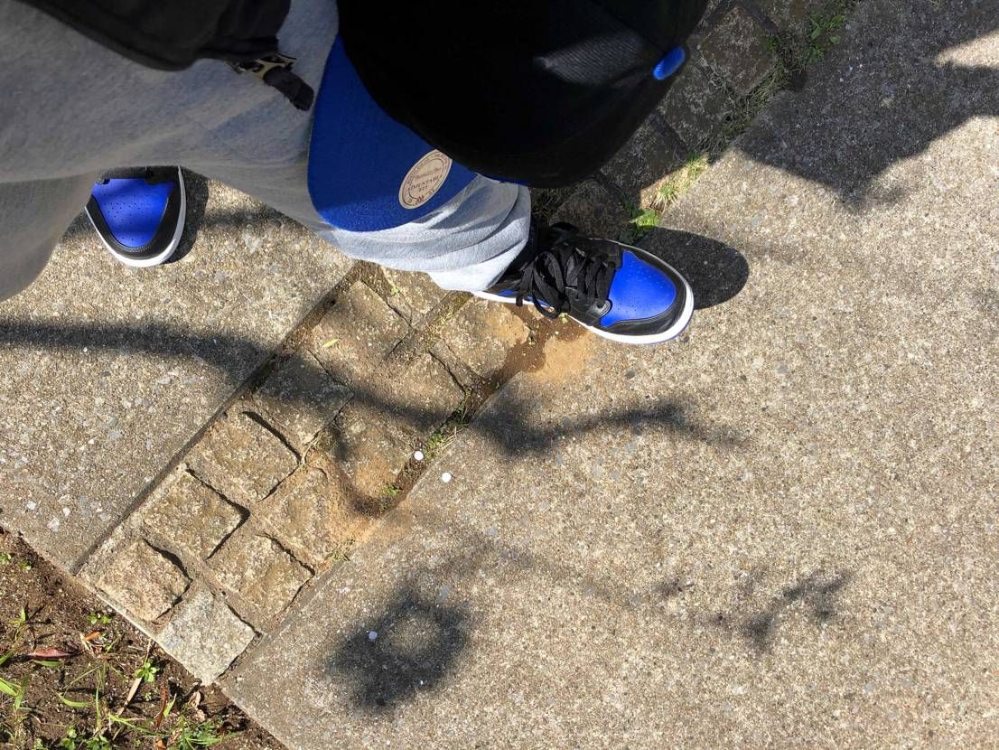 天気良いからj1と酒買いに行く！
カラ松パーカーが合うw