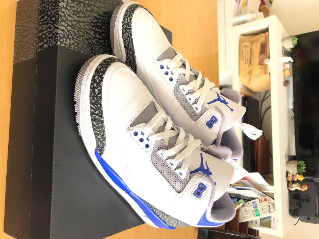 念願のジョーダン3😍
カラーリング最高😍
大切に10年は