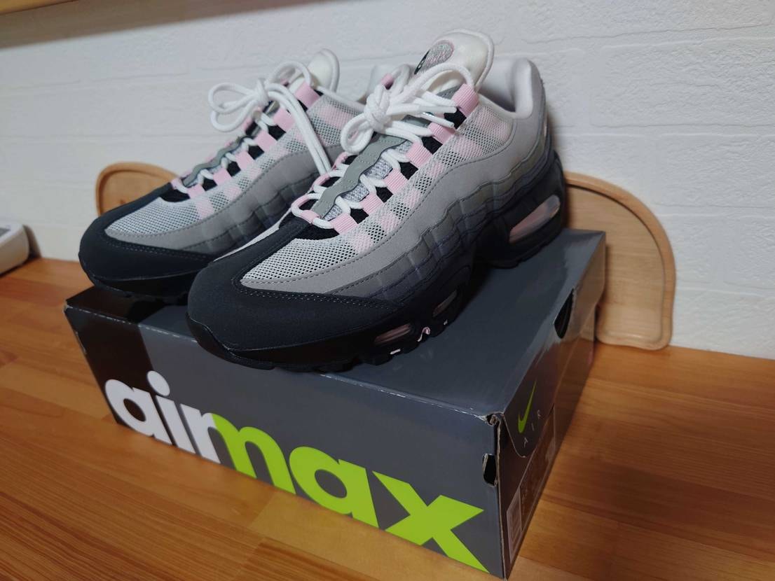 イエグラ当選をきっかけに、グラナイトを衝動買いし、青春の赤グラも購入、ついでにカ