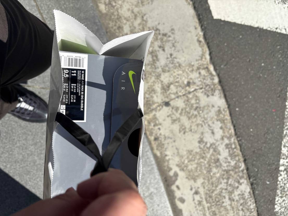 ABCマートで受け取り完了☑️
ウィメンズでしたがいつものサイズで大丈夫でした