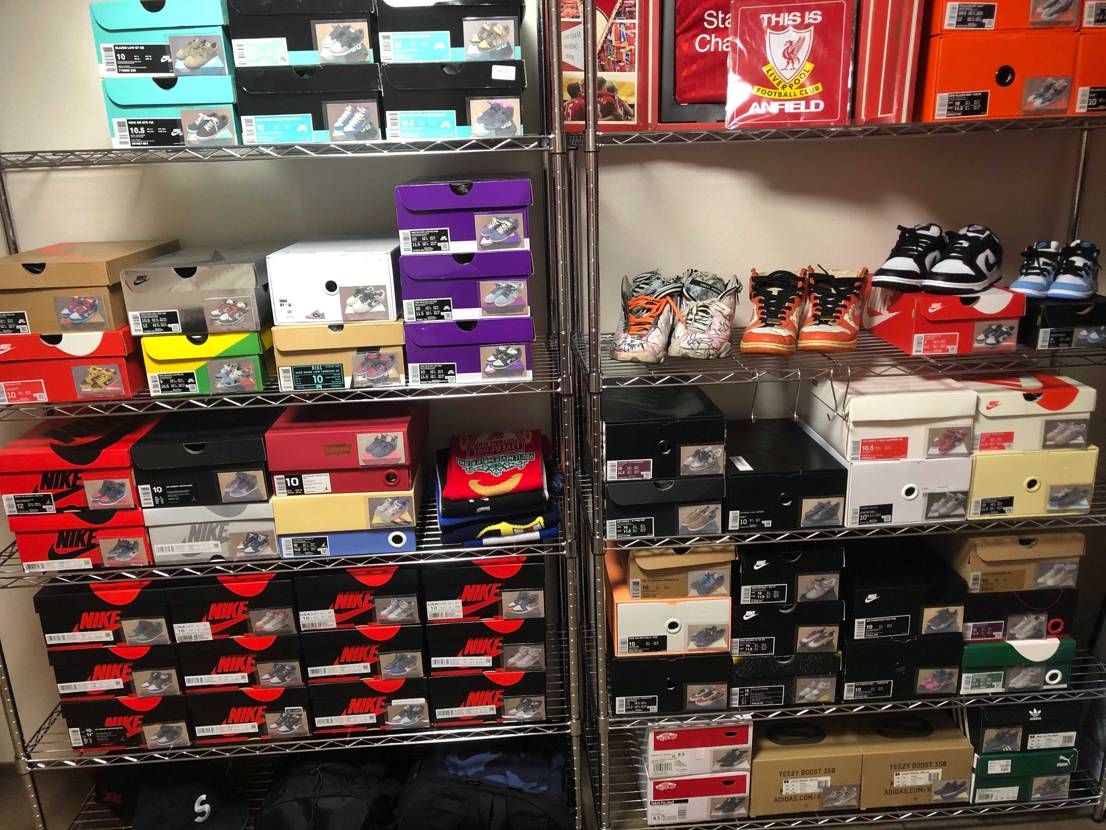 やっと終わった！
スニーカー写真撮ってプリントして、切って、トレカスリーブにい